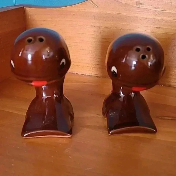 Adorable Vintage Redware Ceramic Brown Whale Salt &  Pepper Shakers - Picture 2 of 7